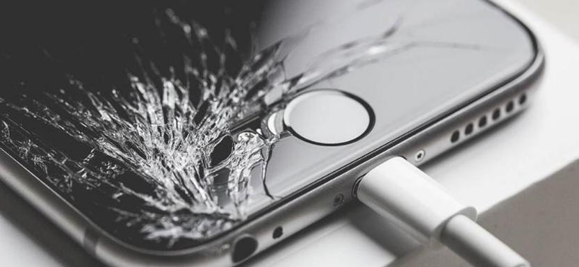 Все о защитных стеклах и чехлах для iPhone SE 2020